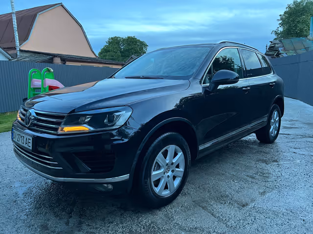 Volkswagen Touareg - фото 1