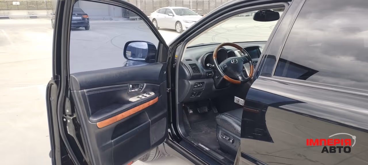 Lexus RX - фото 13