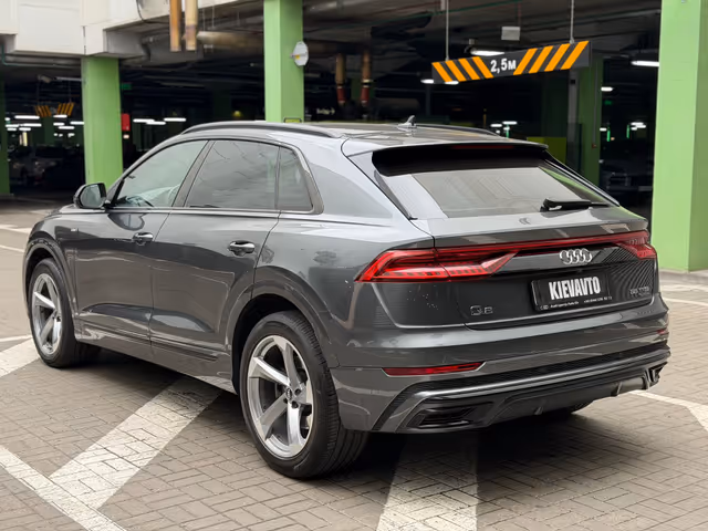 Audi Q8 - фото 4