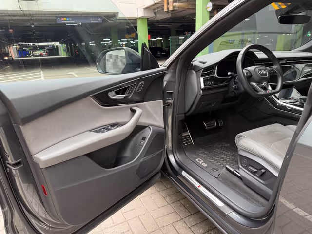 Audi Q8 - фото 5