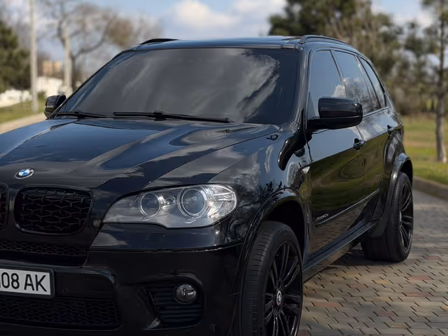 BMW X5 - фото 1
