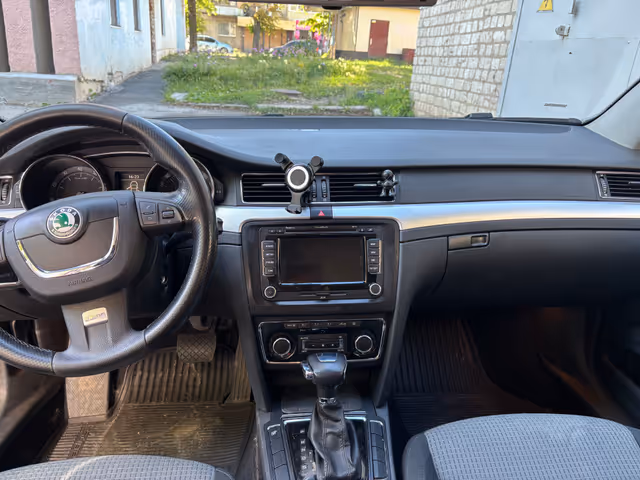 Skoda Superb - фото 2