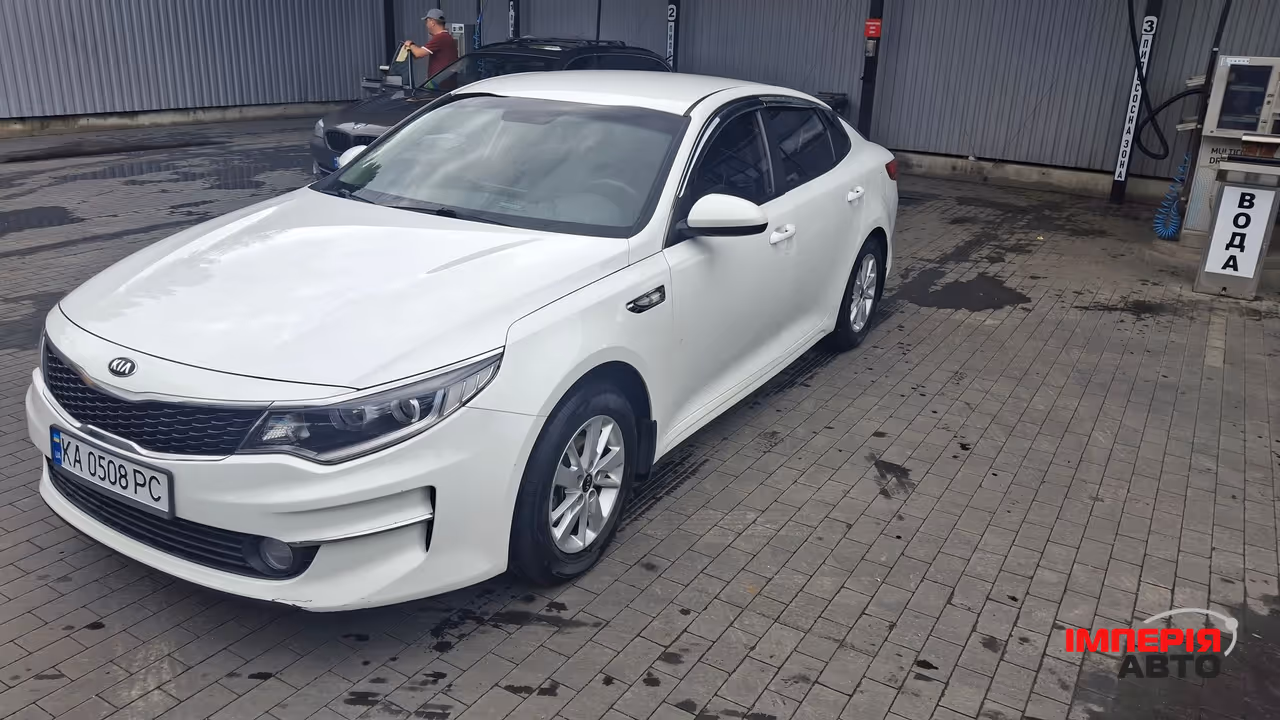 Kia K5 - фото 1