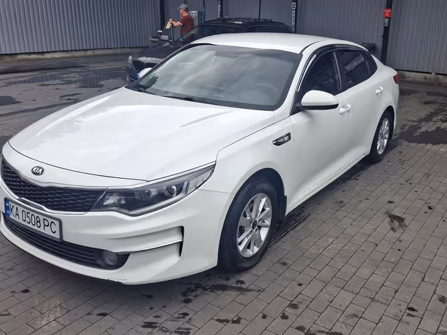 Kia K5 - фото 1
