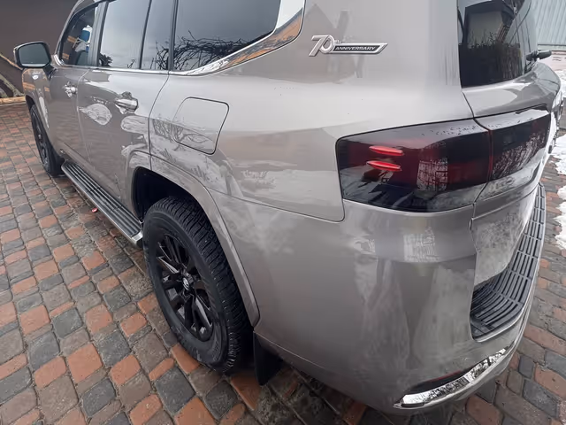 Toyota Land Cruiser - фото 2