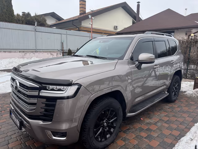 Toyota Land Cruiser - фото 1