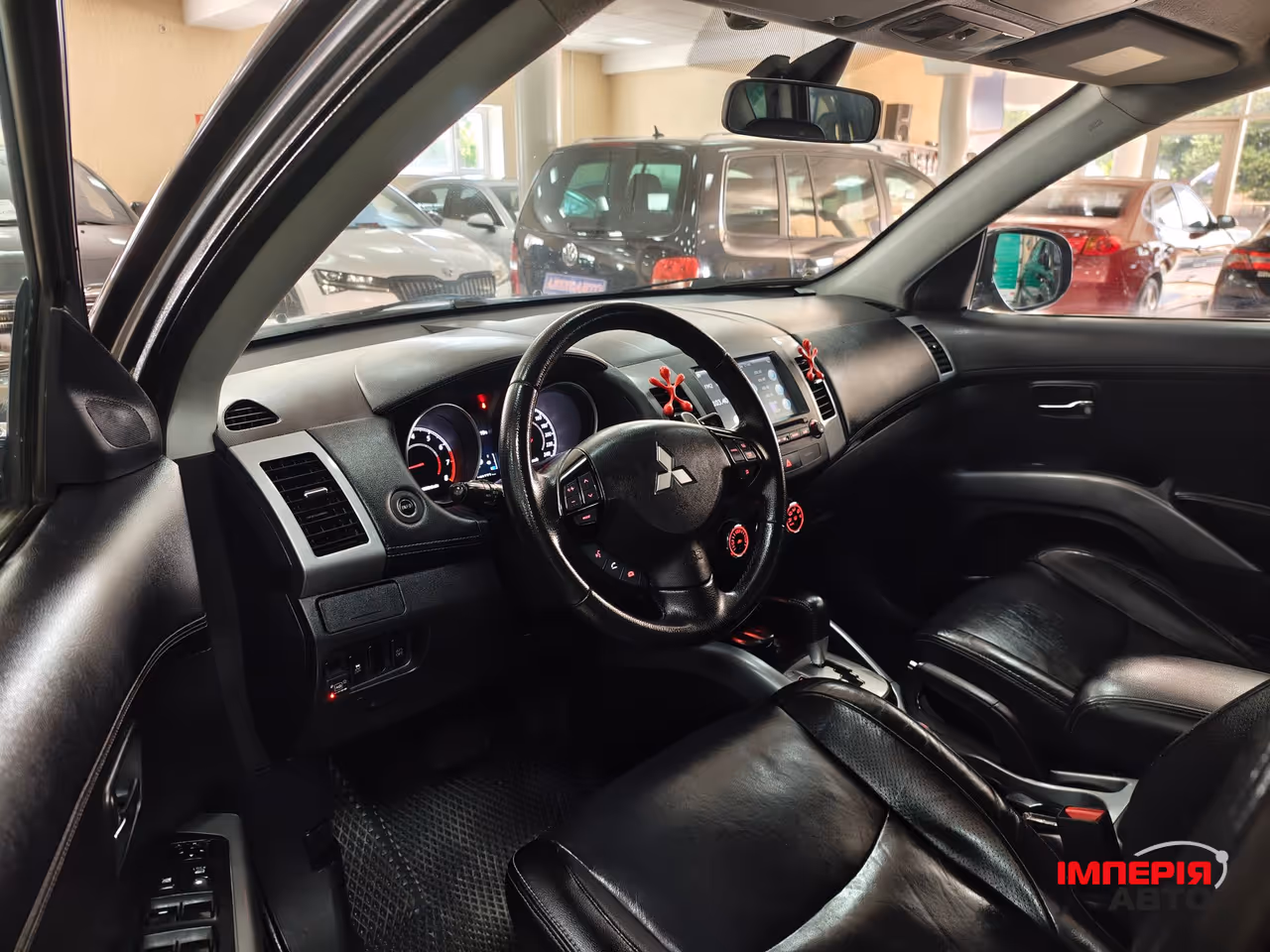 Mitsubishi Outlander - фото 7