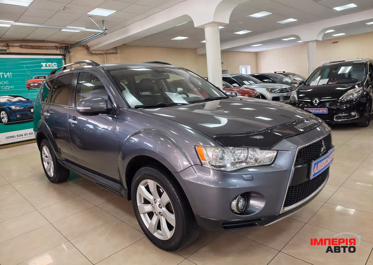 Mitsubishi Outlander - фото 4