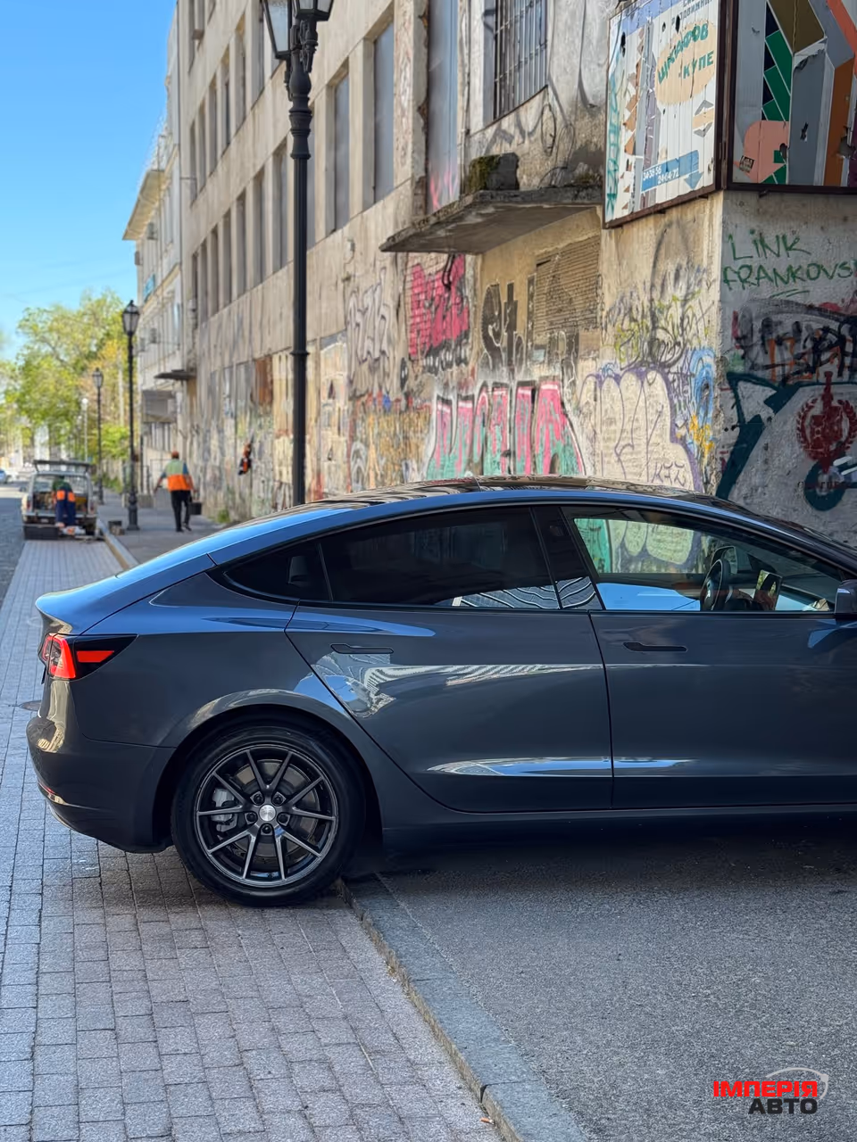 Tesla Model 3 - фото 11