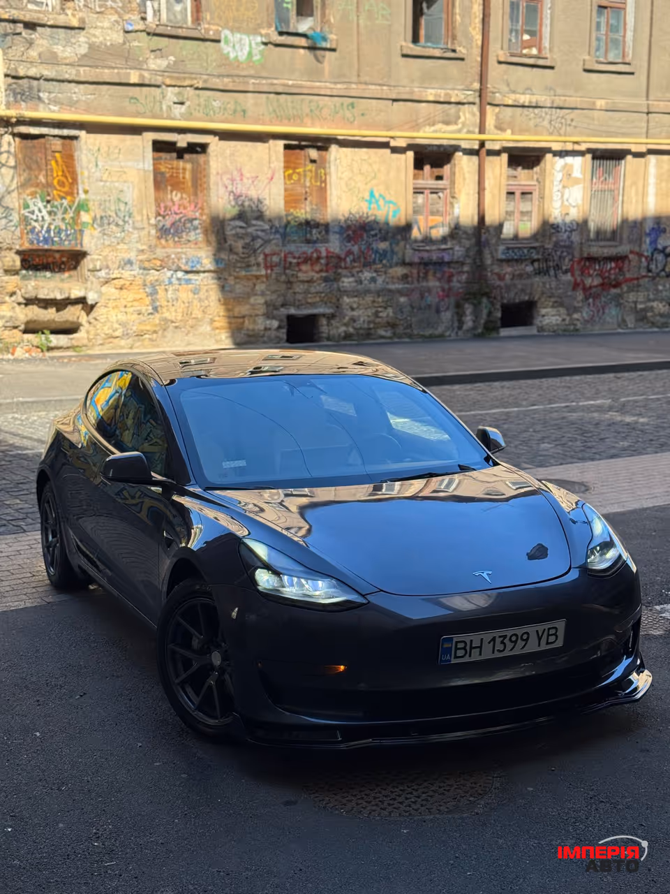 Tesla Model 3 - фото 1