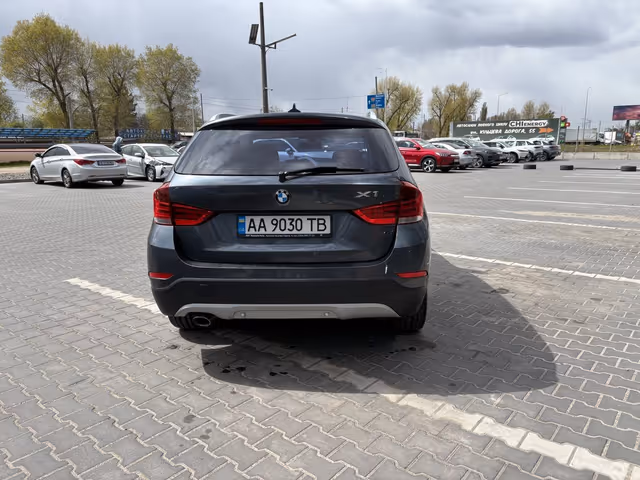 BMW X1 - фото 3