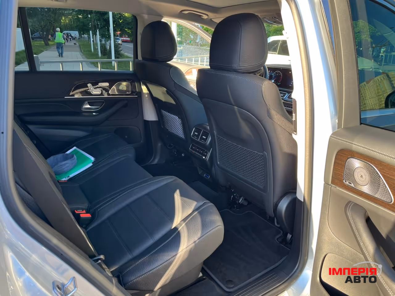 Mercedes-Benz GLS - фото 8