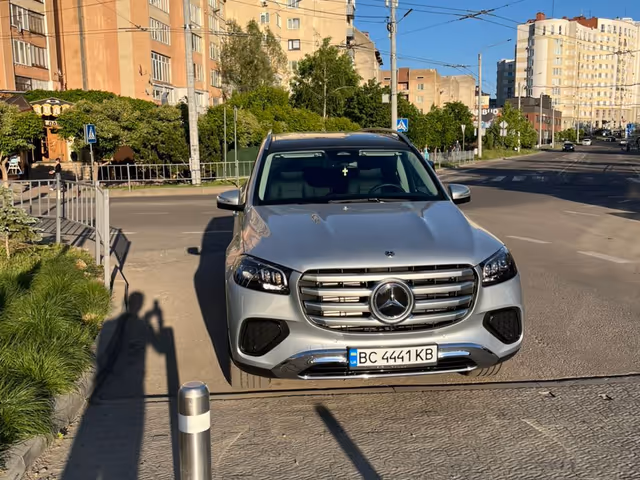 Mercedes-Benz GLS - фото 1