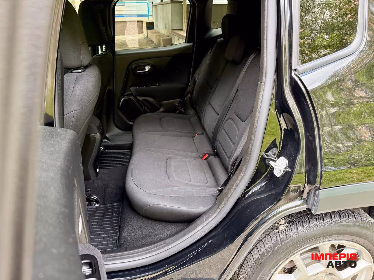 Jeep Renegade - фото 13
