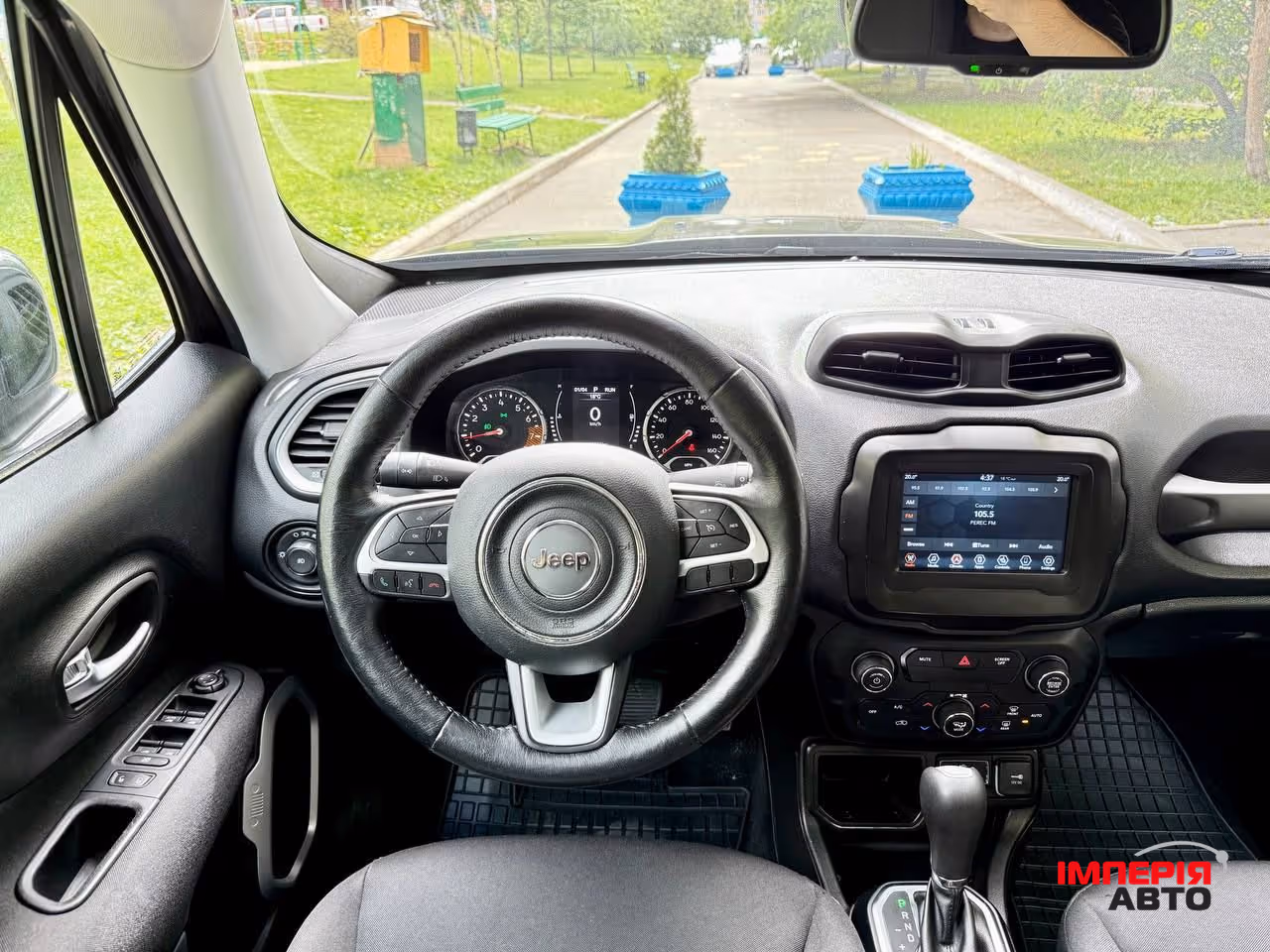Jeep Renegade - фото 16