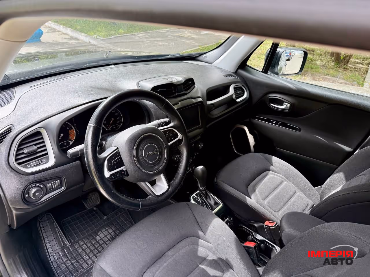 Jeep Renegade - фото 10