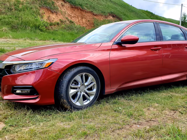 Honda Accord - фото 1
