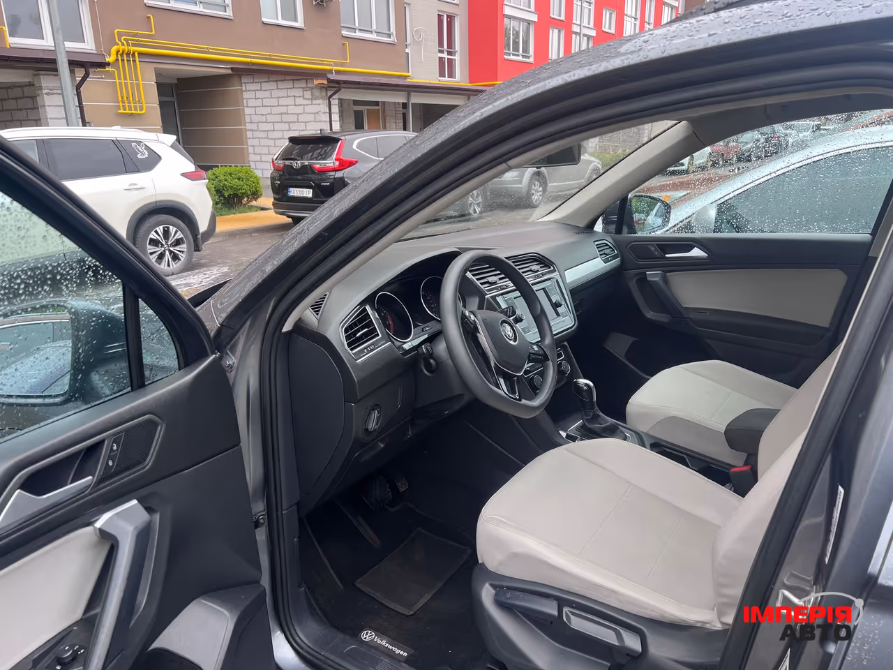 Volkswagen Tiguan - фото 8