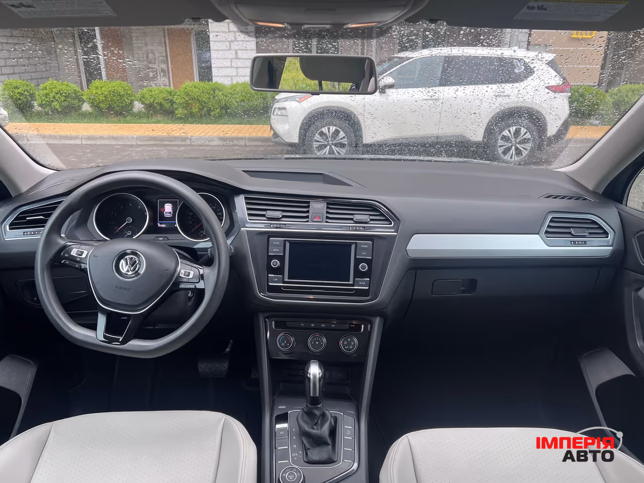 Volkswagen Tiguan - фото 6