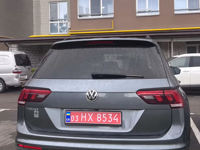 Volkswagen Tiguan - фото 3