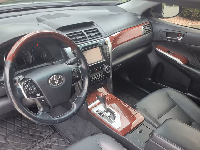 Toyota Camry - фото 5