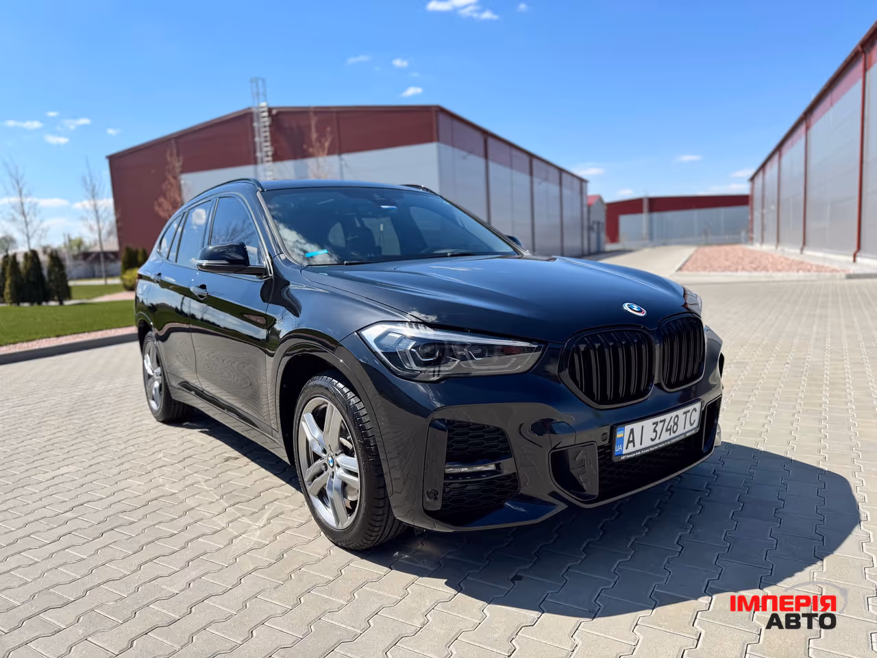 BMW X1 - фото 1