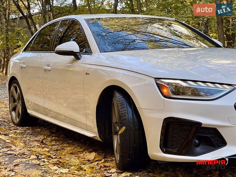 Audi A4 - фото 6