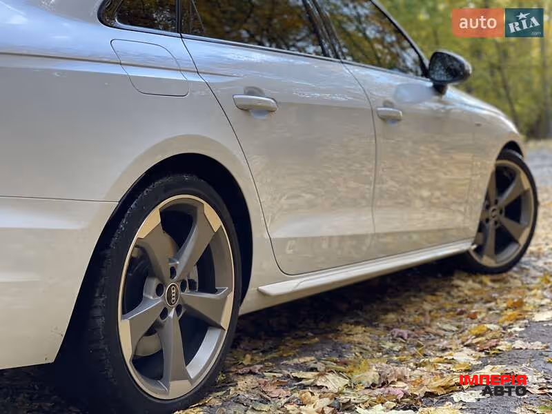 Audi A4 - фото 7