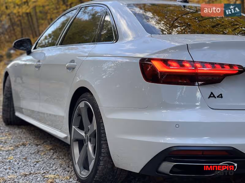 Audi A4 - фото 10