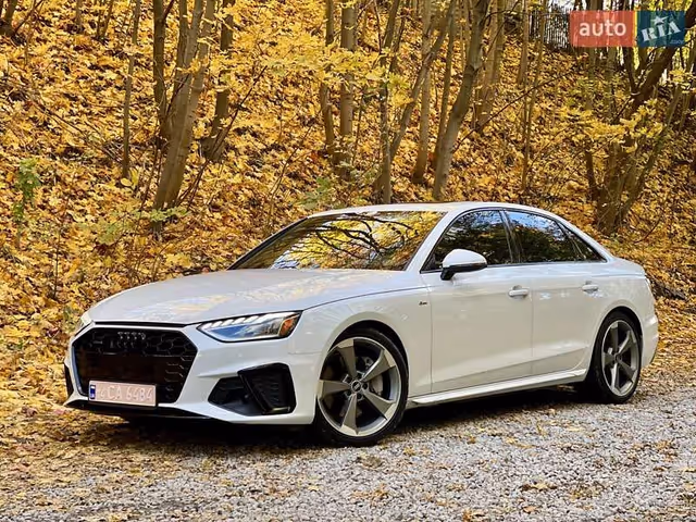 Audi A4 - фото 1