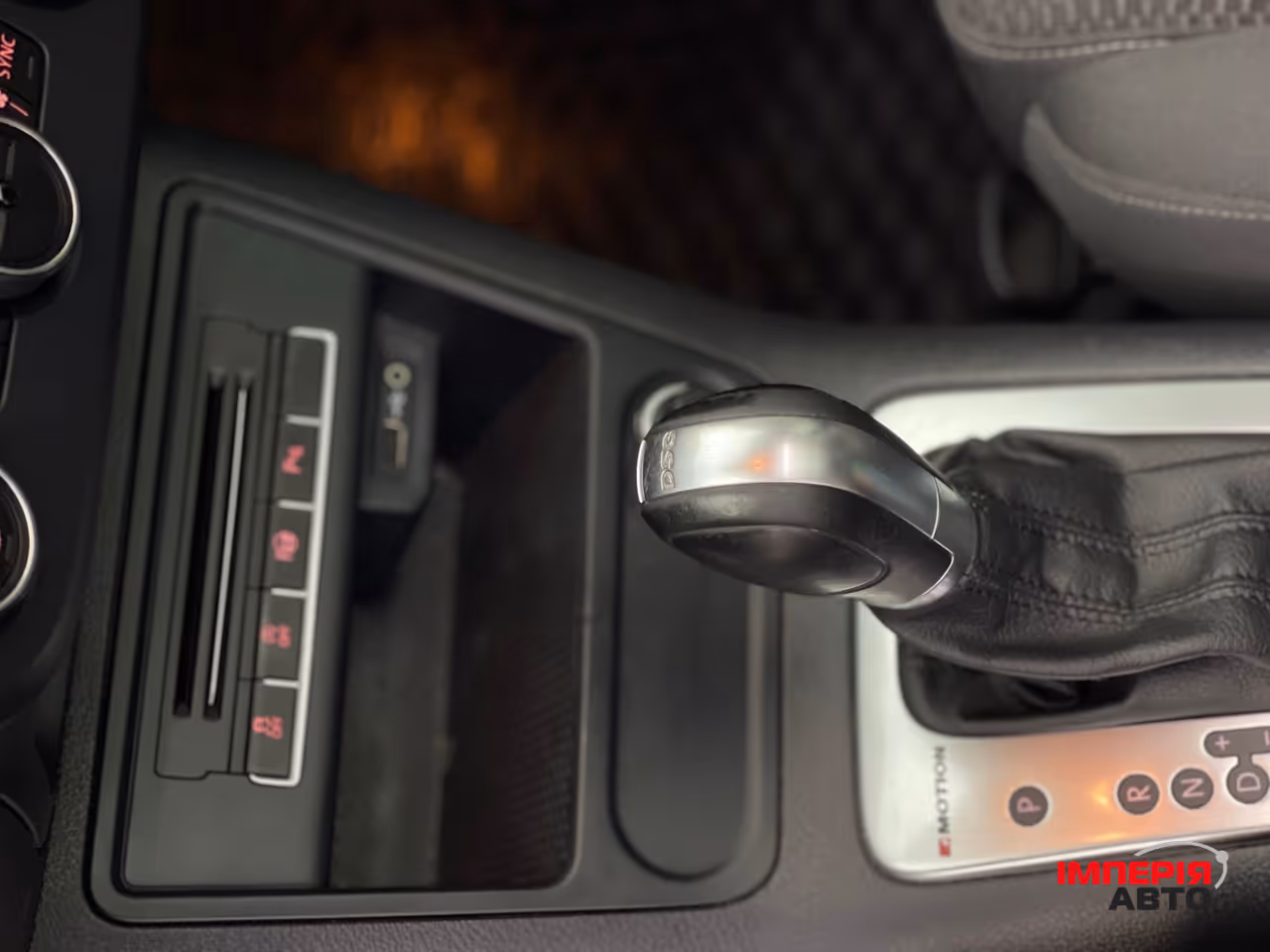 Volkswagen Tiguan - фото 24