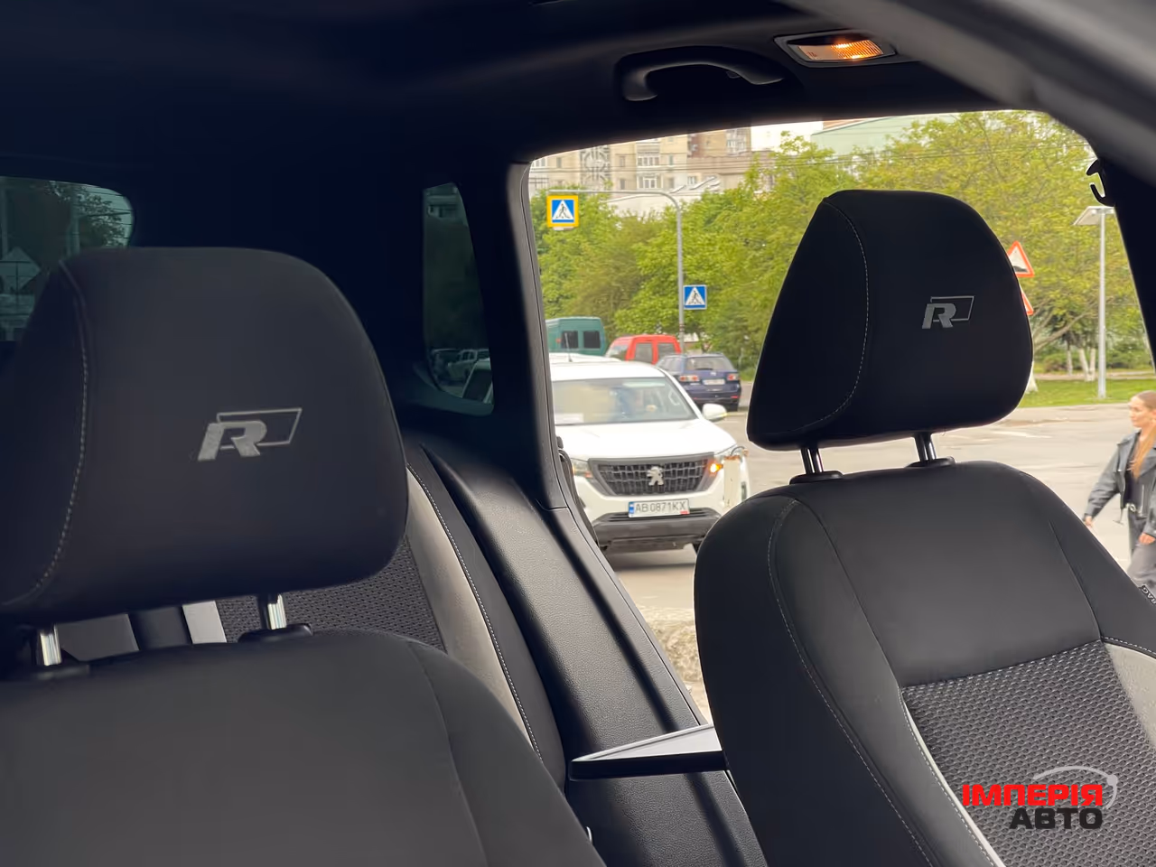 Volkswagen Tiguan - фото 12