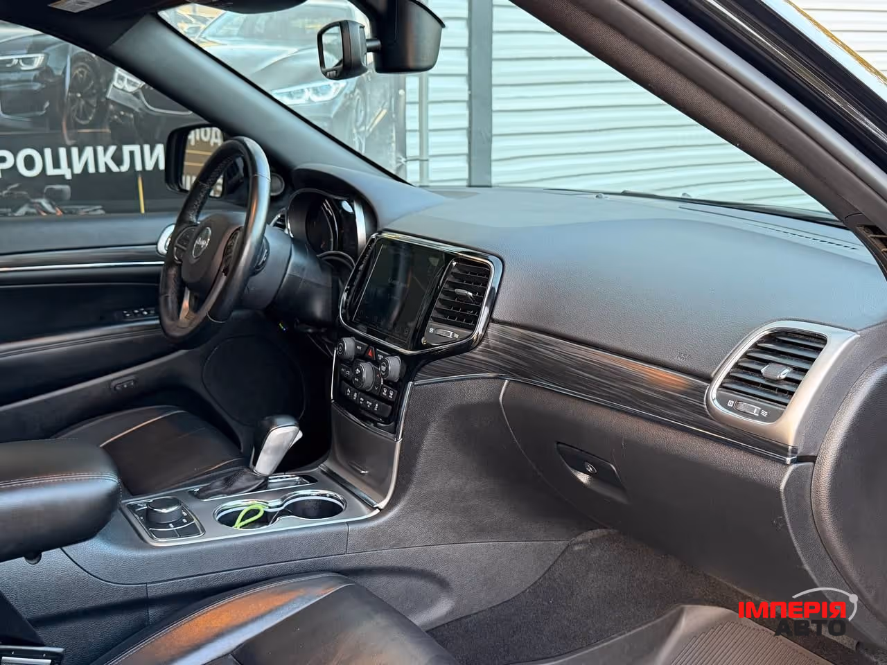 Jeep Grand Cherokee - фото 1