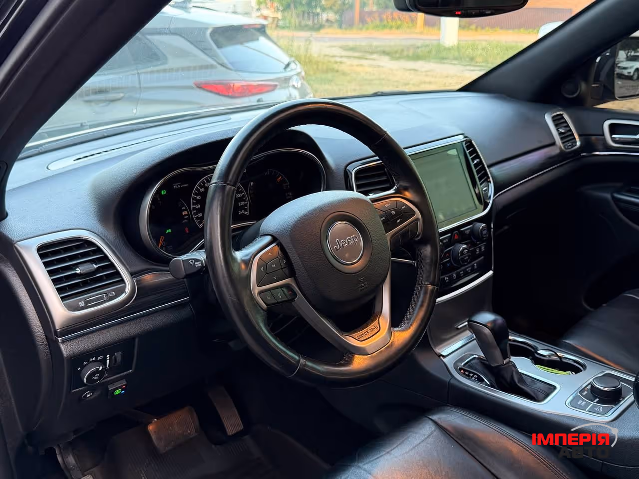 Jeep Grand Cherokee - фото 12