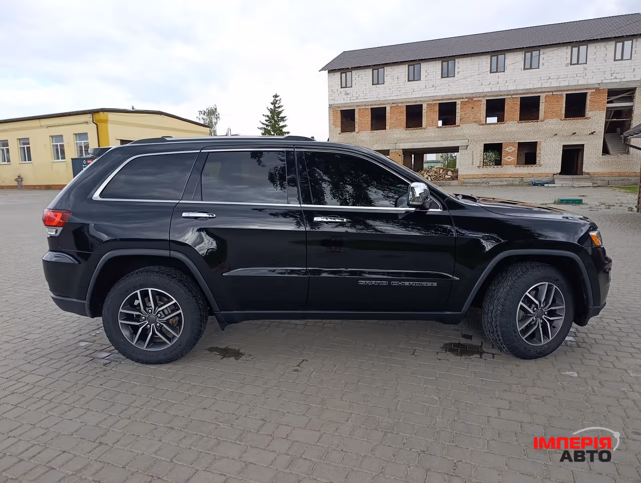 Jeep Grand Cherokee - фото 30