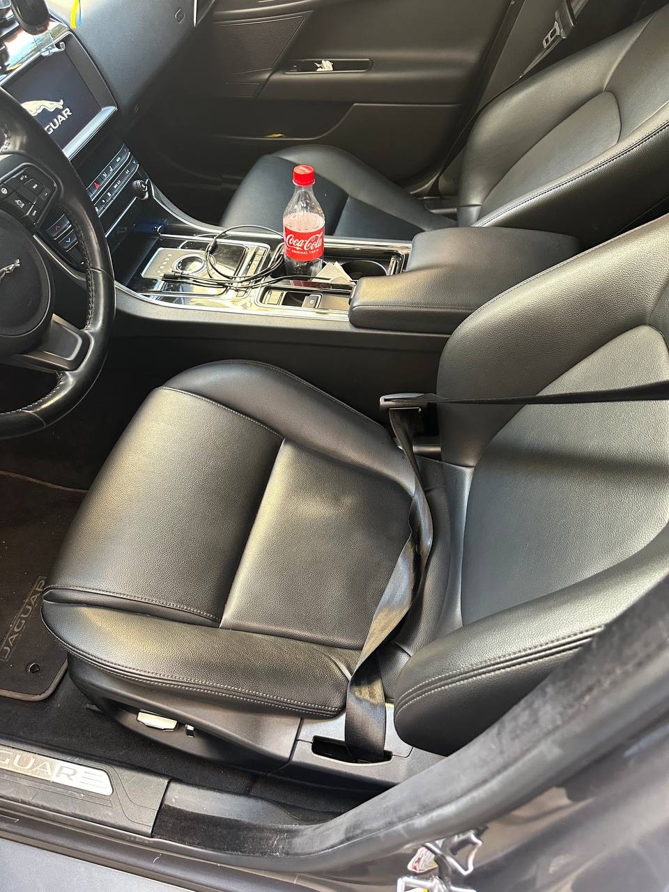 Jaguar XE - фото 6