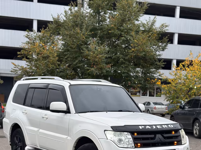 Mitsubishi Pajero - фото 2
