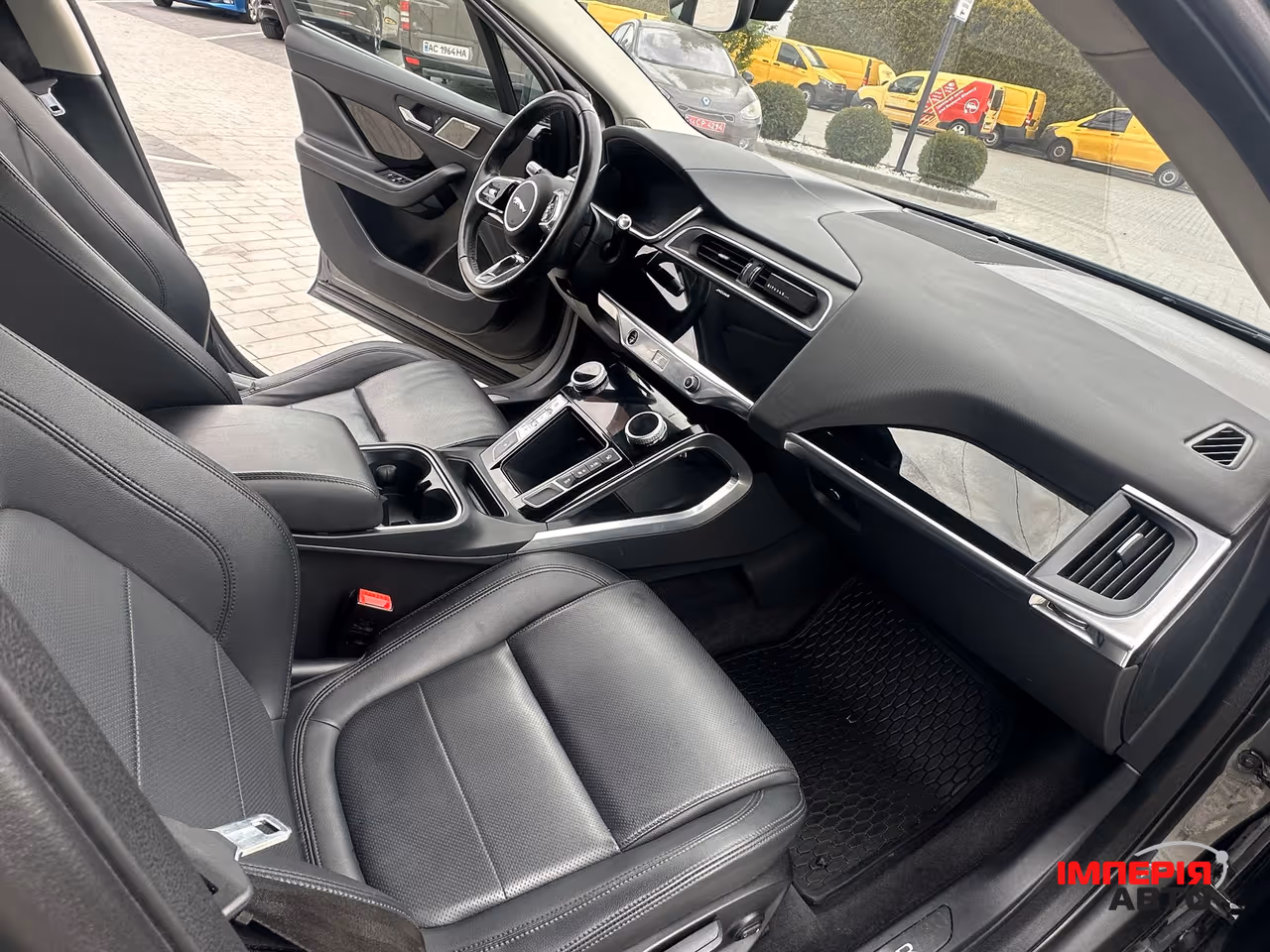 Jaguar I-Pace - фото 12