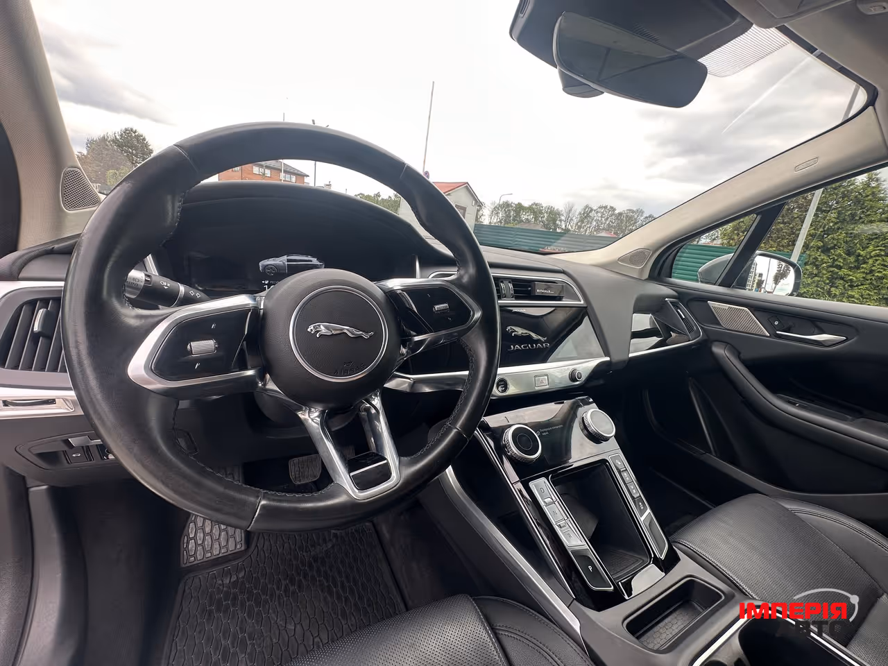 Jaguar I-Pace - фото 9