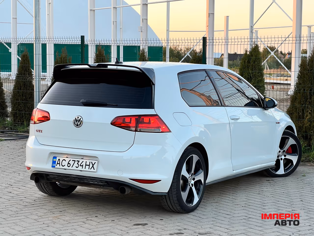 Volkswagen Golf GTI - фото 15