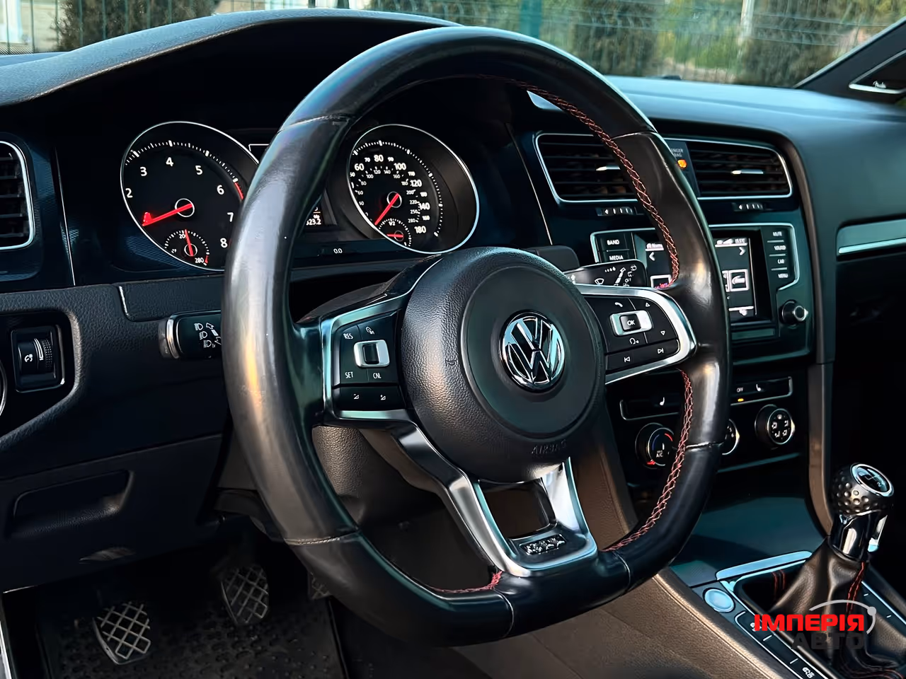 Volkswagen Golf GTI - фото 18