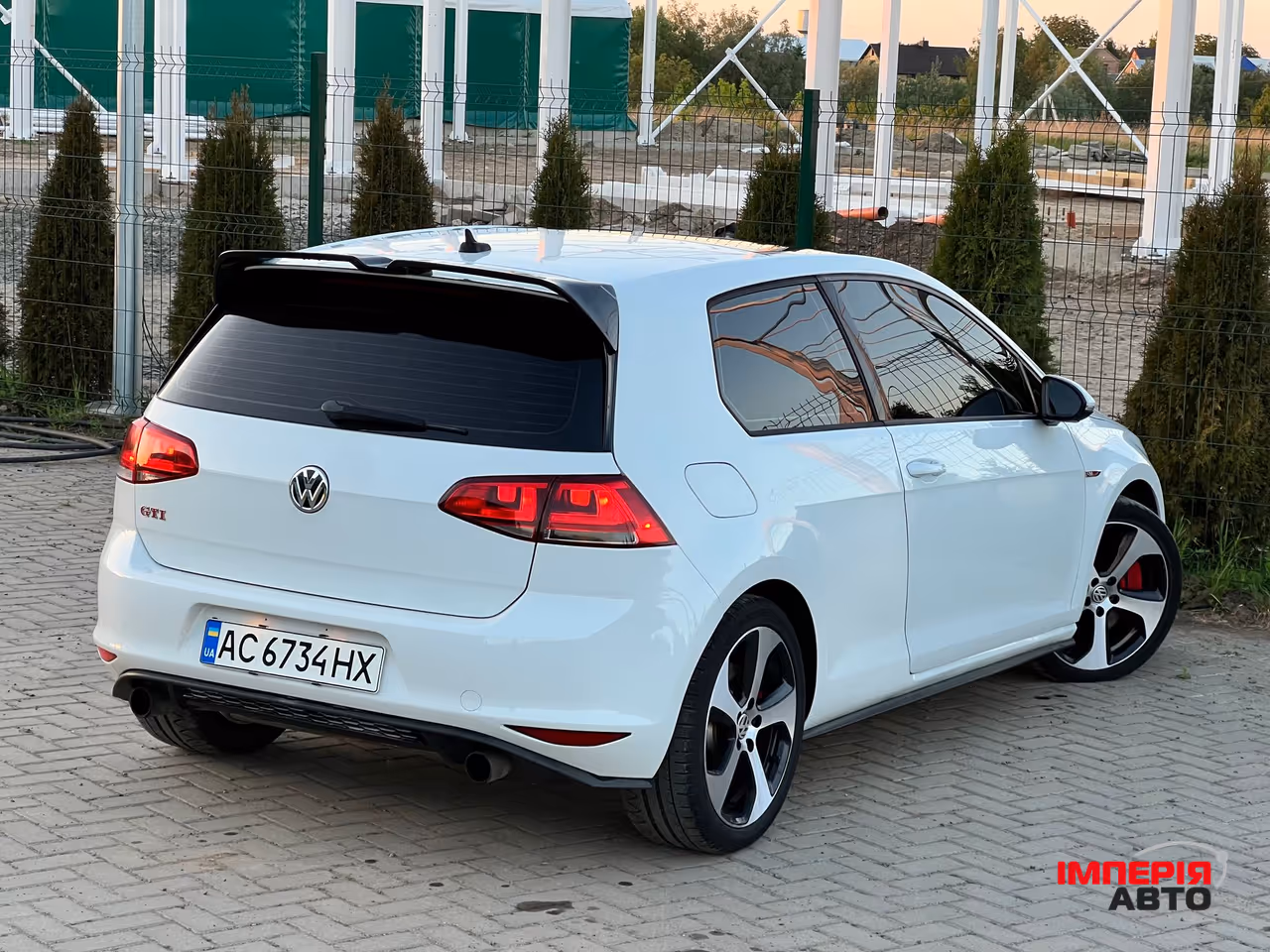 Volkswagen Golf GTI - фото 17