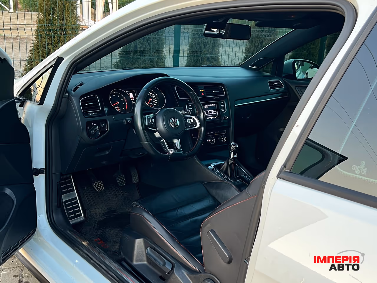 Volkswagen Golf GTI - фото 20