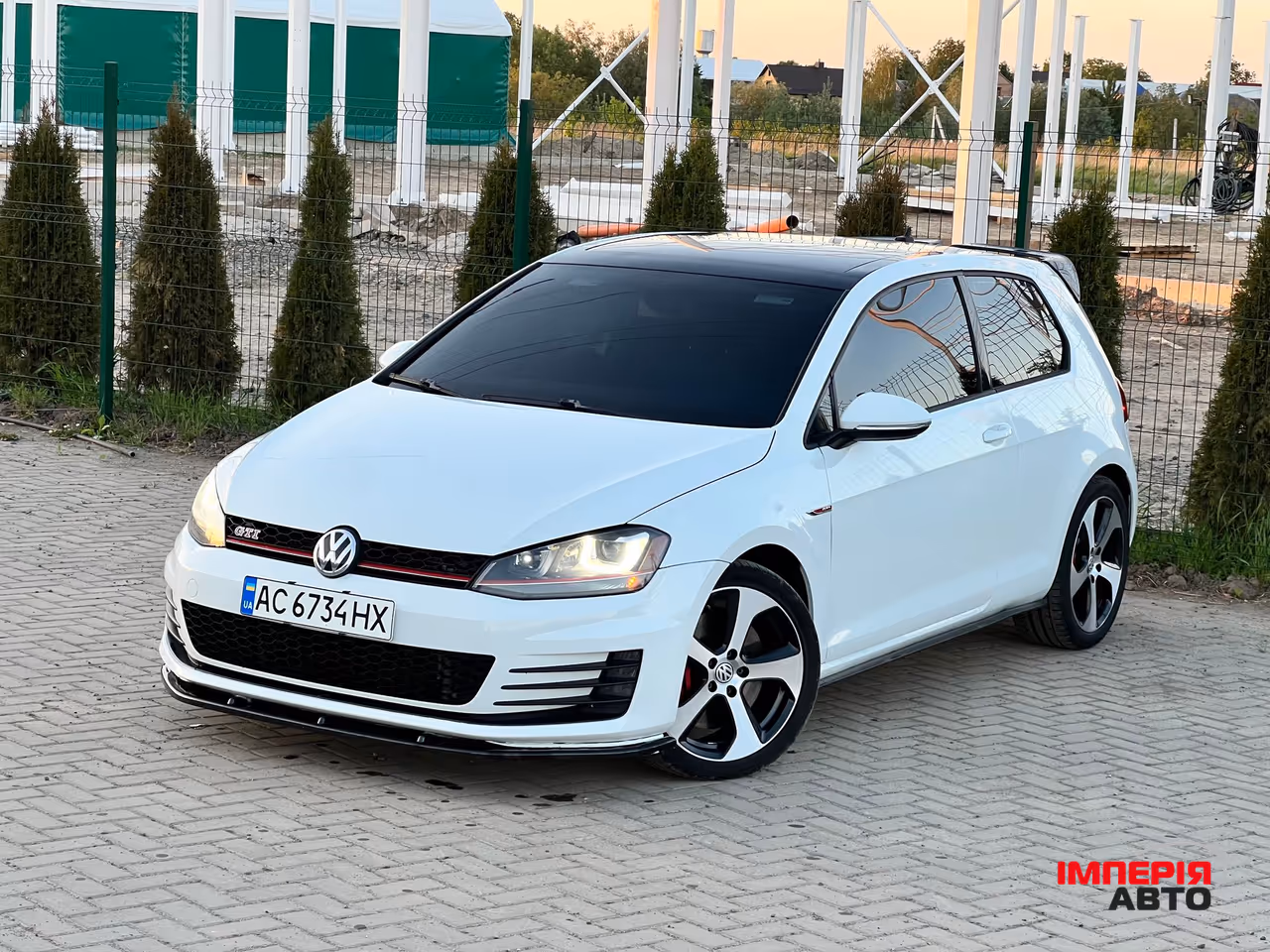 Volkswagen Golf GTI - фото 9