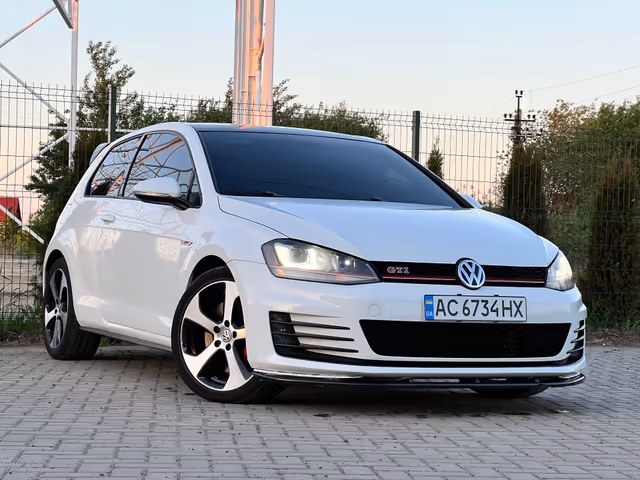 Volkswagen Golf GTI - фото 2