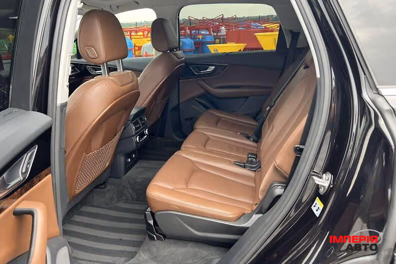 Audi Q7 - фото 16