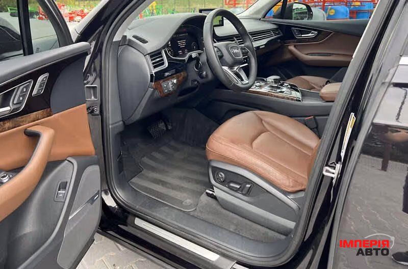 Audi Q7 - фото 11