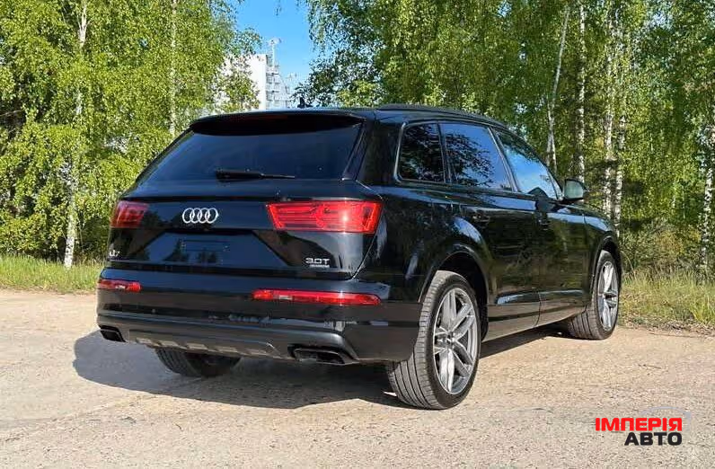 Audi Q7 - фото 8