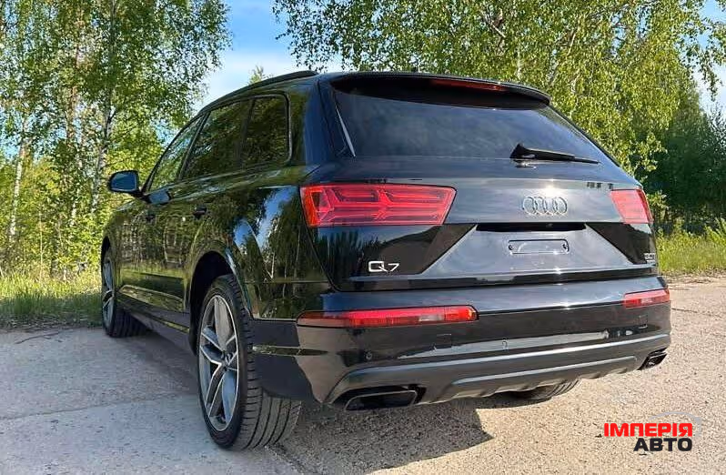Audi Q7 - фото 9