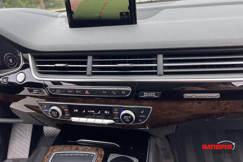 Audi Q7 - фото 13